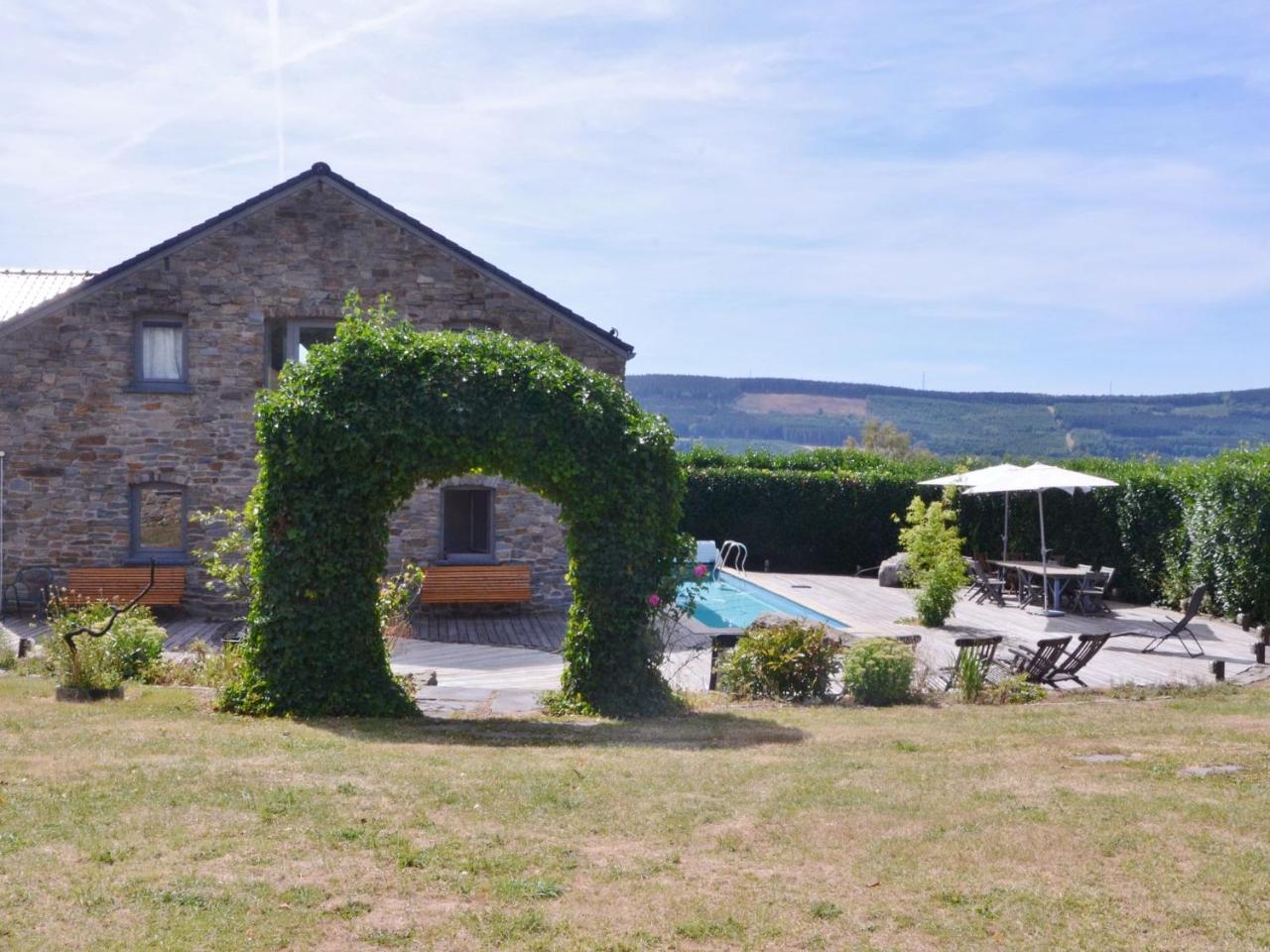 Gorgeous Holiday Home In Stoumont With Garden Екстериор снимка