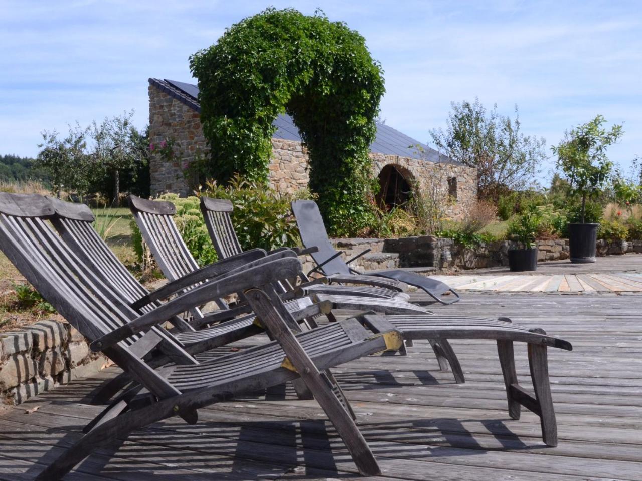 Gorgeous Holiday Home In Stoumont With Garden Екстериор снимка